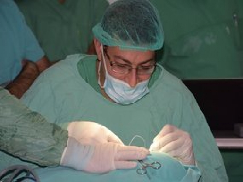ATU-da dövlət tərəfindən dəstəklənən koxlear implant əməliyyatları keçirilib