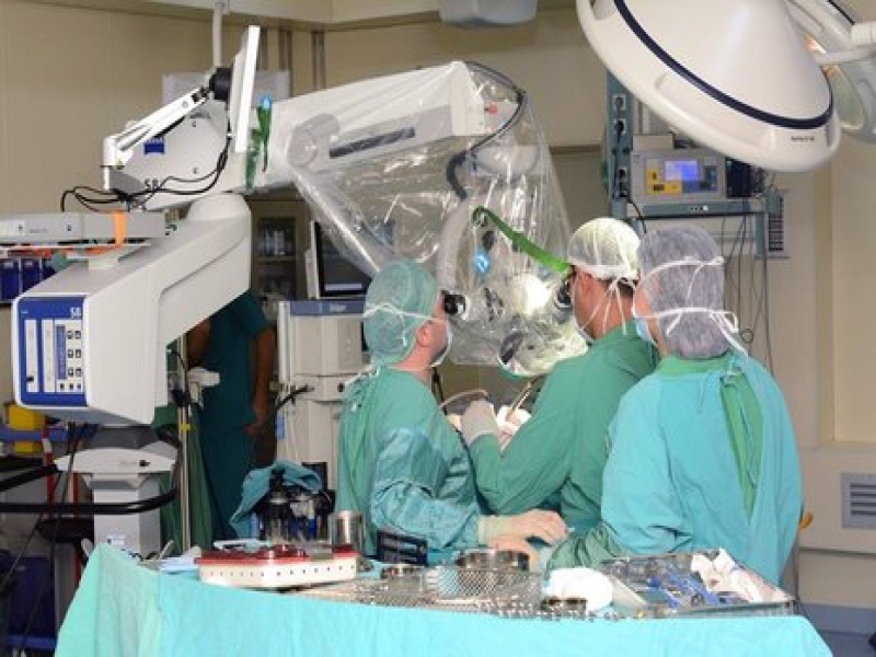 ATU-nun Tədris Cərrahiyyə Klinikasında 3 yaşlı uşağın üzərində “koxlear implantasiya” əməliyyatı aparılıb