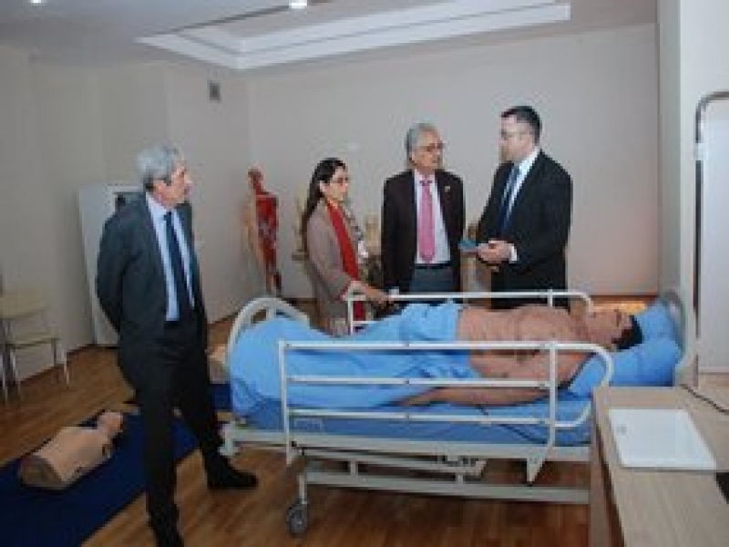 Pakistandan gələn nümayəndə həmçinin ATU-nun Tədris Cərrahiyyə Klinikasının da qonağı oldu.